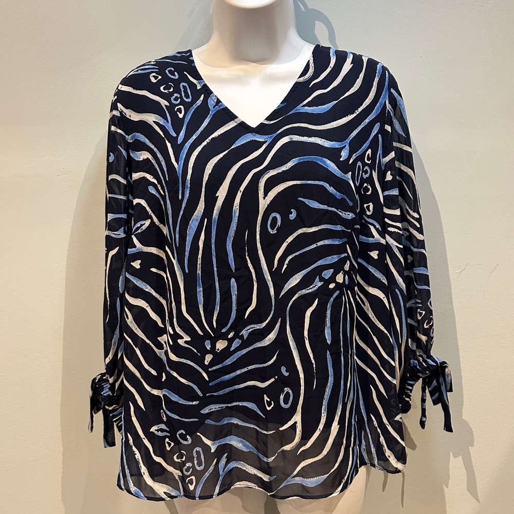 JM Collection Blue Zebra Patterned Top Medium
